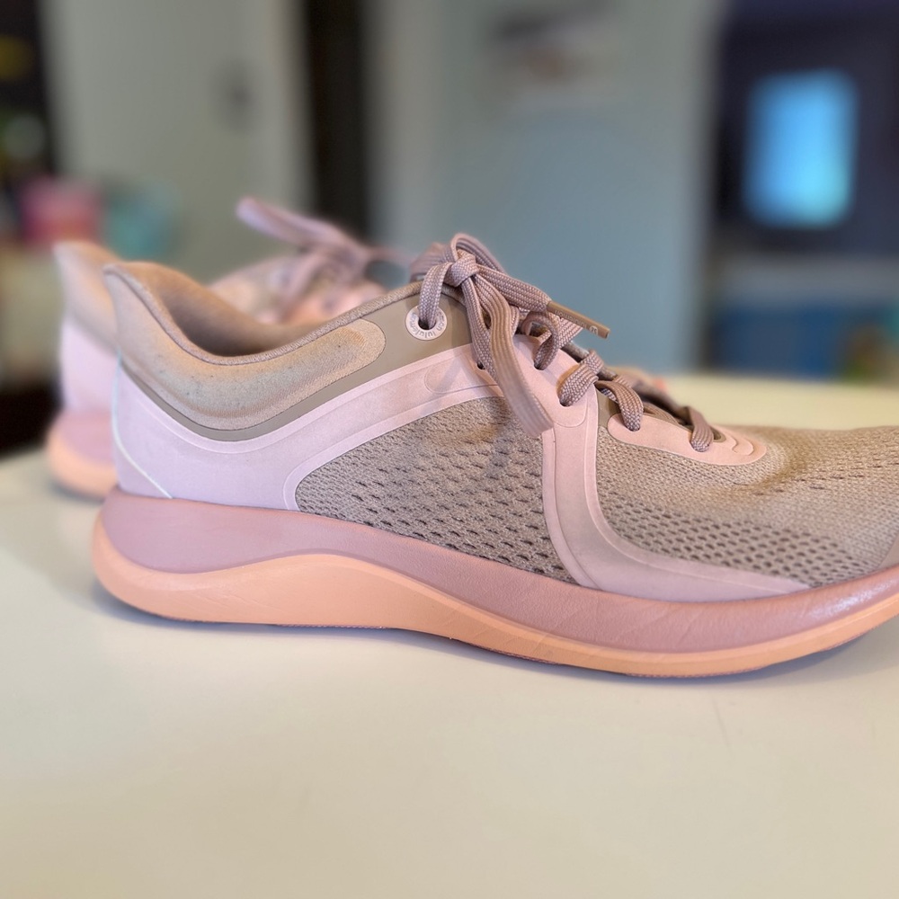 lululemon Women's Chargefeel Low Sneakers Color Mink Size: 8.5 - Picture 11 of 15